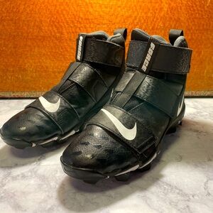 Nike Fast FLEX #Black Force Savage Shark# Cleats Size 4 like NEW condition! WOW!
